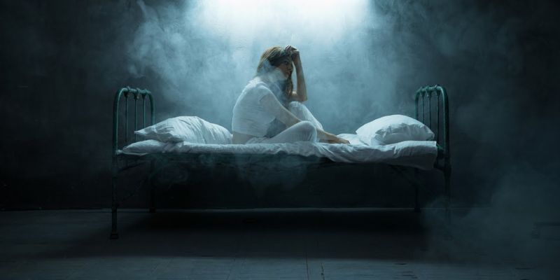 Mơ thấy ma nữ áo trắng thường liên quan đến cảm xúc buồn bã